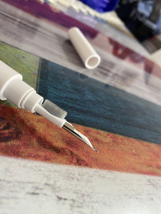 Dispozitiv de curatare pentru casti