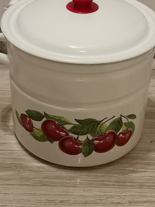Продам кастрюлю недорого