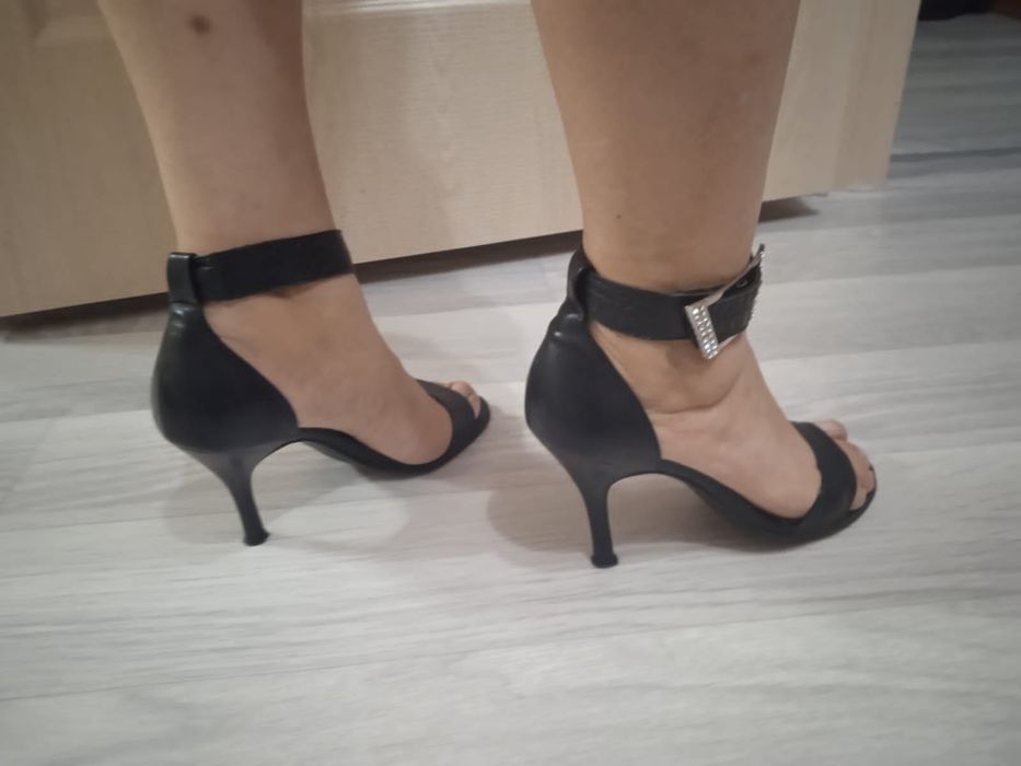 Босоножки женские