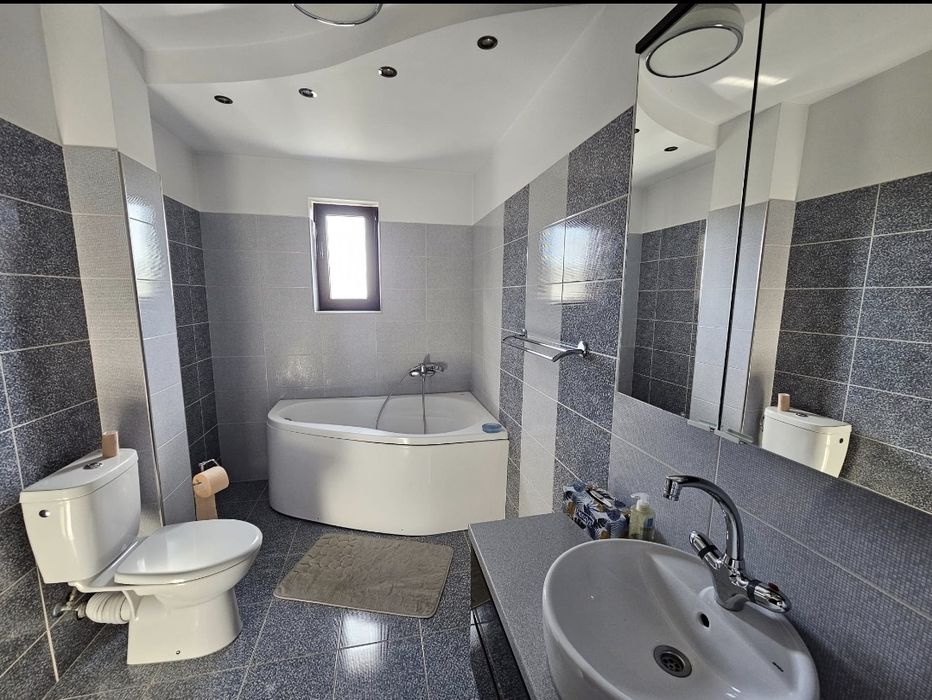 Casa Exceptionala  Otopeni - 7 Camere- 235 mp utili - 1057 mp teren