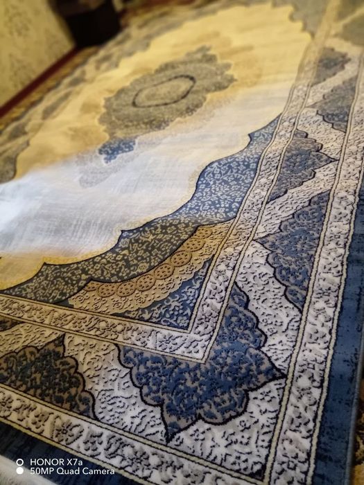 Ковёр новый чистый