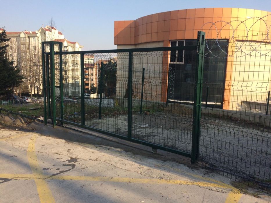 Дворни врати - оградни колове - оградни пана