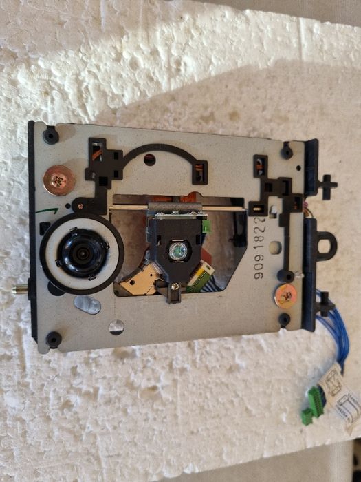 Laser Optic JVC original pt CD Player. Impecabil.