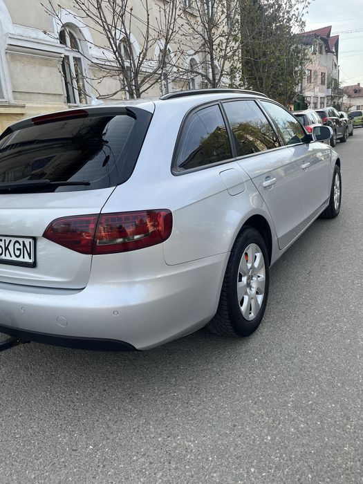 Vand sau schimb Audi a4 b8 2.0 tdi 143 2010