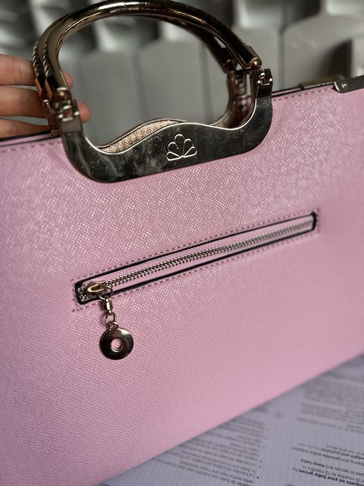 Дамска чанта в розово