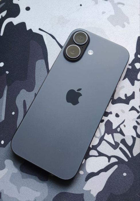 Продам iphone 17 black 256gb