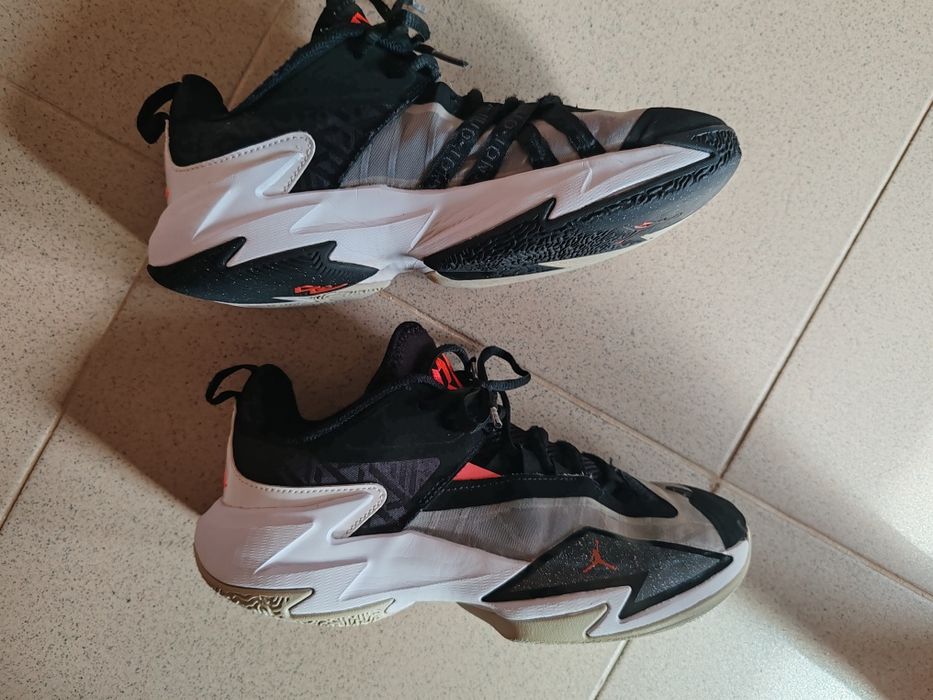 Nike jordan  marimea 38.5