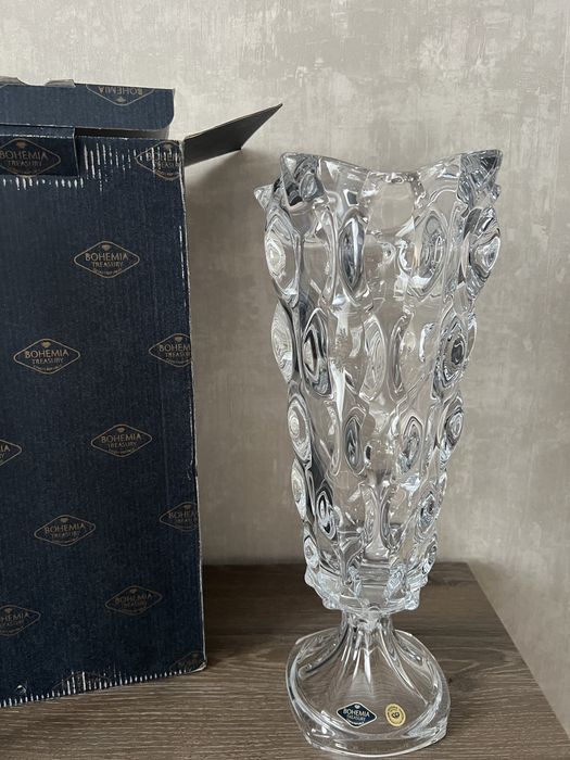 Продам вазу хрустальную Чехия