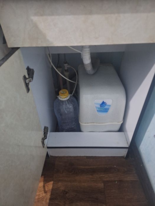 Oshxona uchun rakovina (moyka) sotiladi. Zanglamaydigan po‘lat.