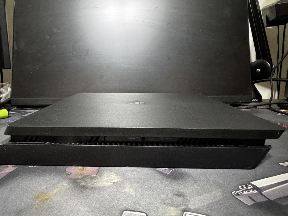 PS4 SLIM - 1TB - 3 Jocuri