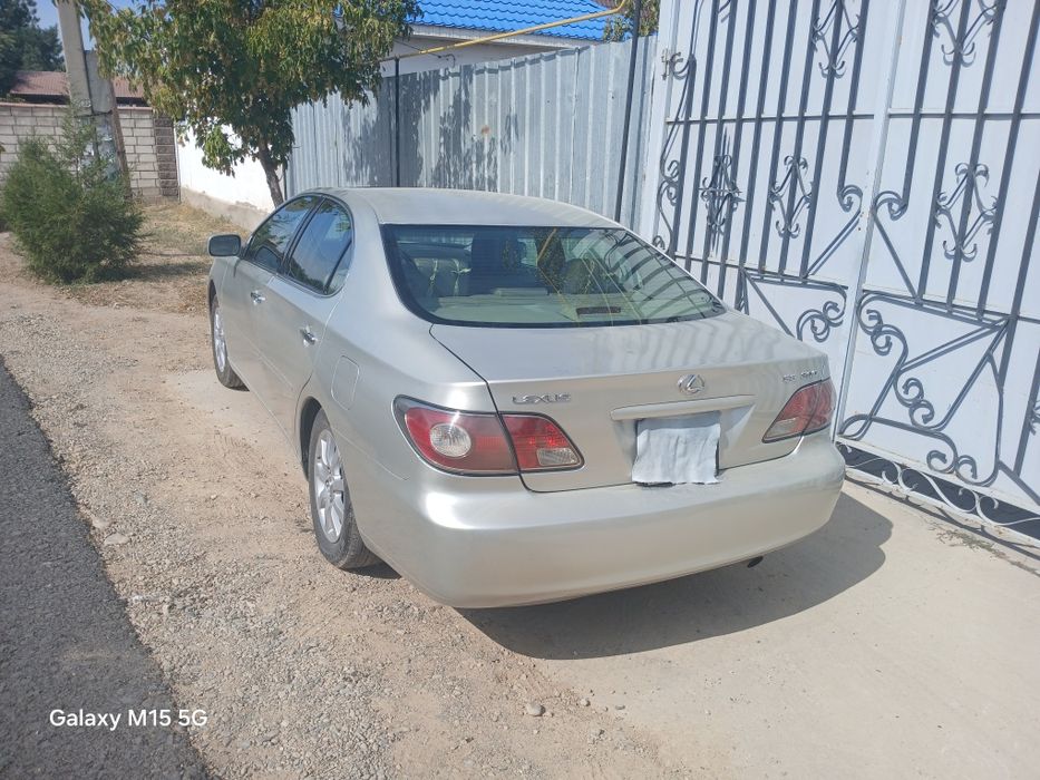 Автомашина лексус es300