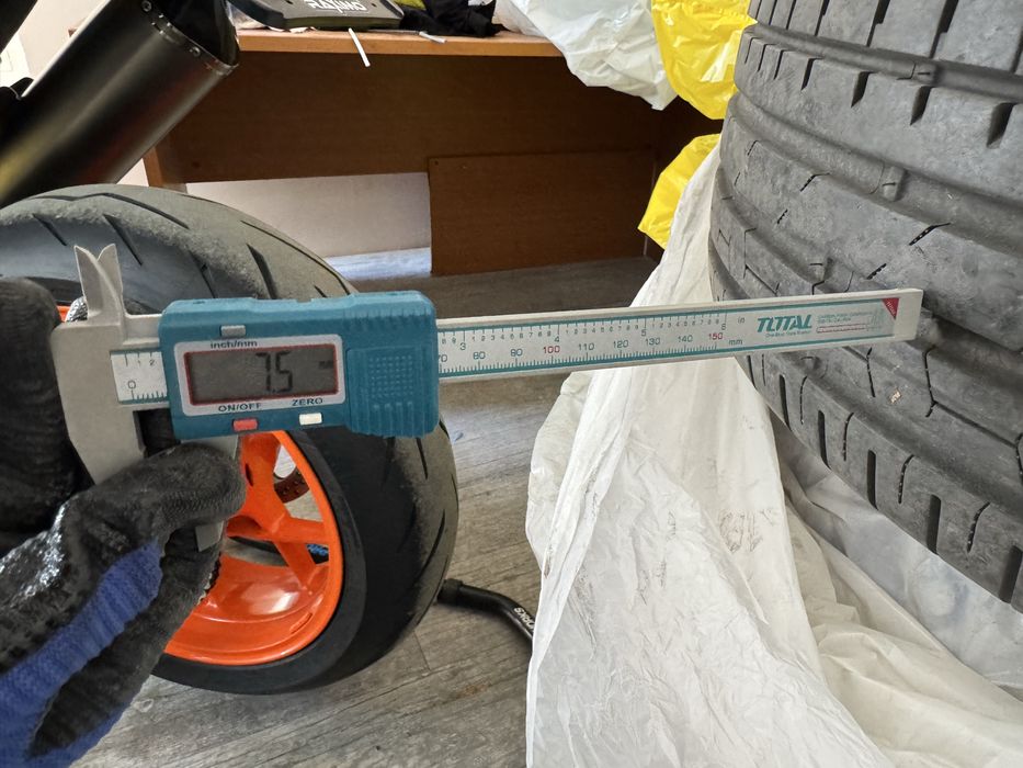 Летни гуми 245/40/18 7.5мм грайфер