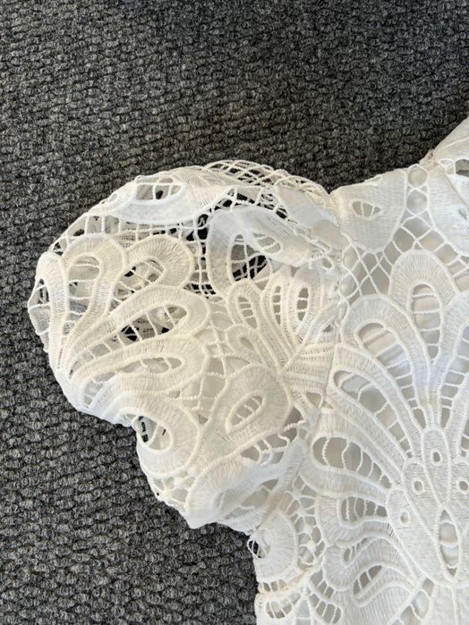 Дантелена дамска рокля