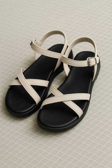 Женские кожаные сандалии