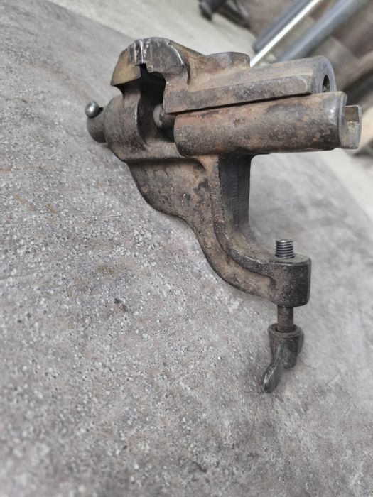 Слесарные маленькие тиски