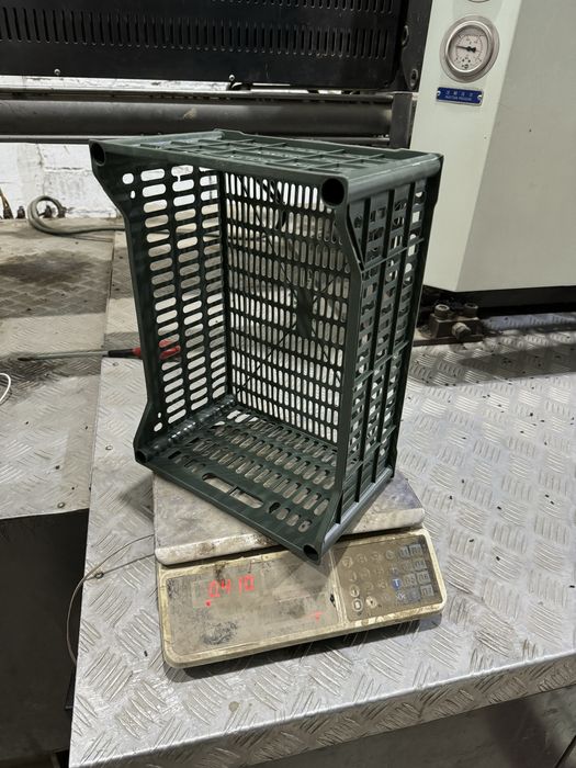 Plasmassa yashiklar sotiladi. яшиклар сотилади