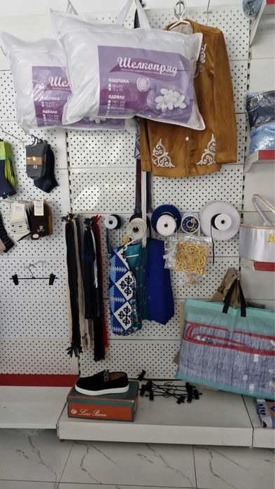 Шкаф витрина для магазинов