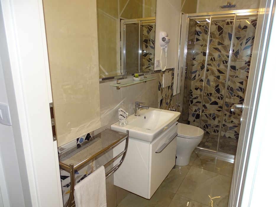 Apartament renovat ultracentral, cu parcare și balcon