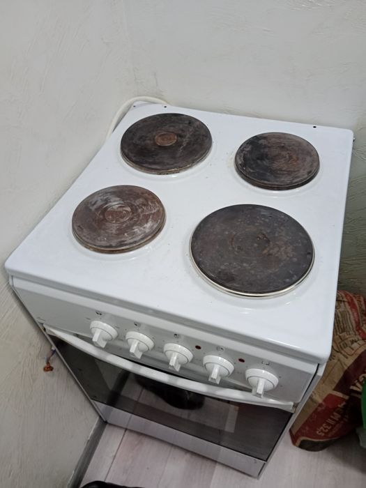 Продам эл печь в хорошем состояний