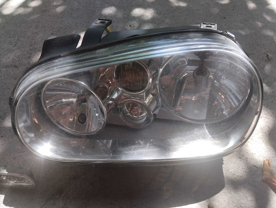 Фарове, стопове и мигачи за голф 4 комби! оригинални.