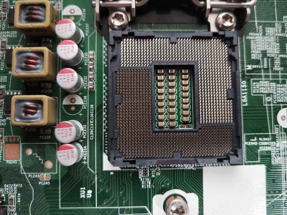 LOT componente PC | 4 placi de baza + 4 procesare + GT 640 + Sursa HP