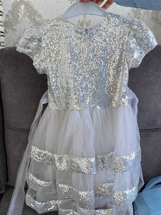 Продам Детские платья