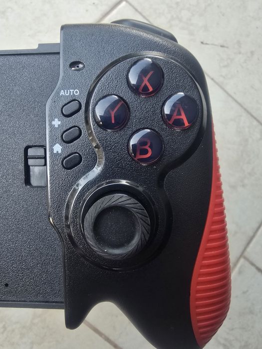 Vând controller.