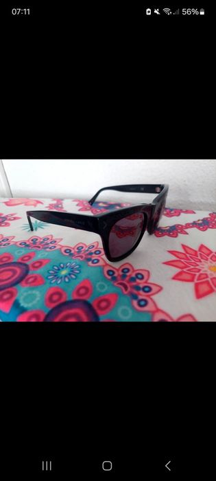 Ochelari de soare Kendall + Kylie – model trendy, stare impecabilă