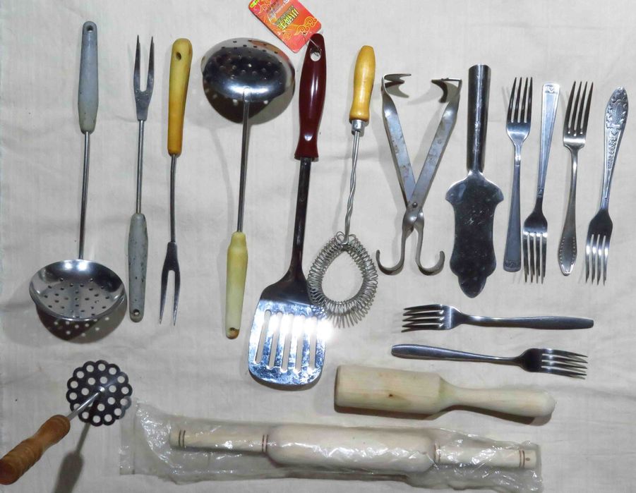 Вазочки для сладостей и кухонная утварь