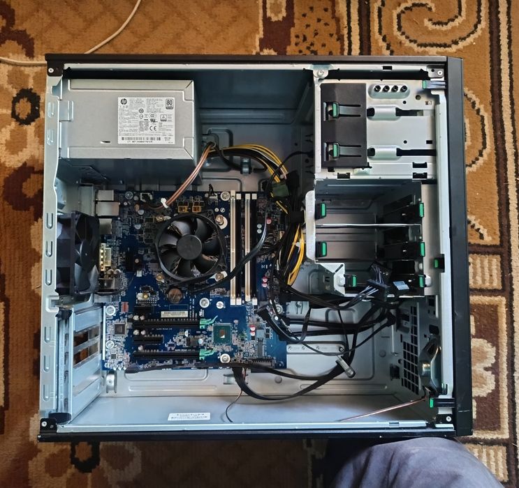 Unitatea HP Z240