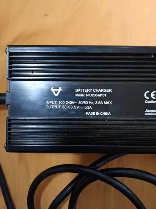 Battery charger litiu ion