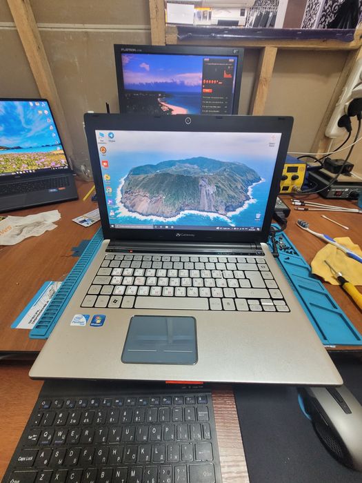 Ноутбук Gateway Pentium P6100  6GB RAM  640GB HDD