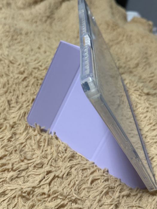 Чехлы на планшет