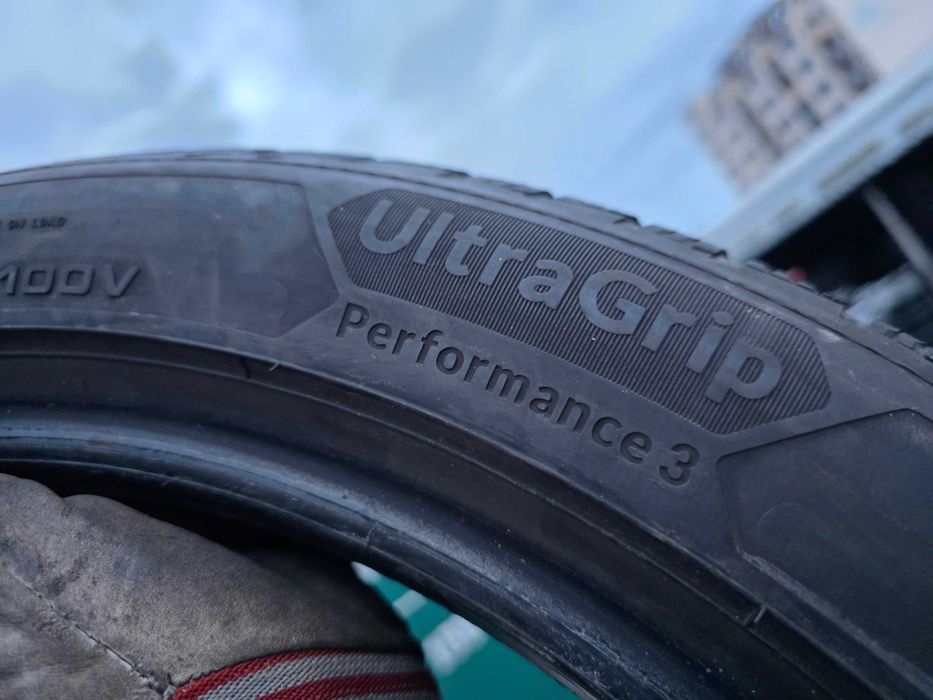 2бр Зимни гуми 245 45 18 - Goodyear - DOT 2023