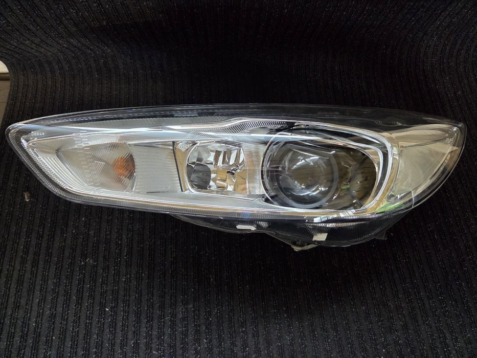 Ляв ксенонов фар Led дневна  Ford Focus III MK3  Форд Фокус  МК3 Bi-Xenon