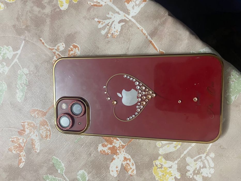 Телефон Apple 13 Red