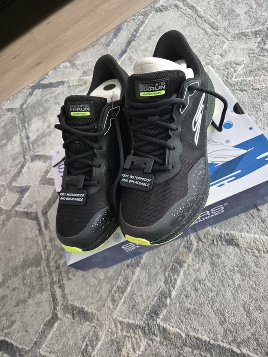 Adidasi Skechers