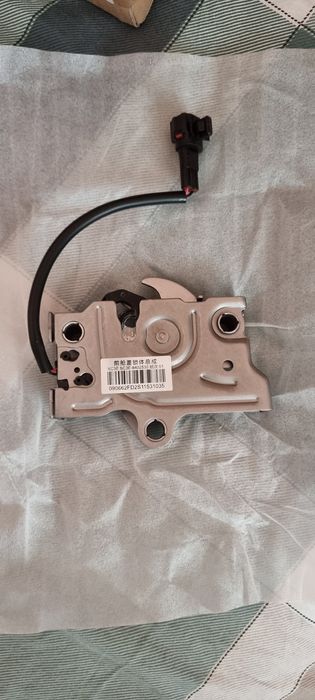 Замок от капота BYD YUAN UP
