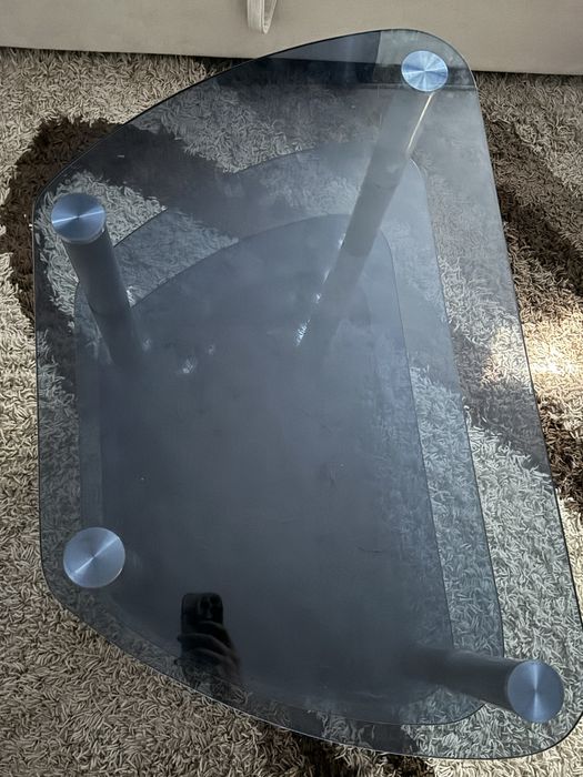 Тумба стеклянная крепкая