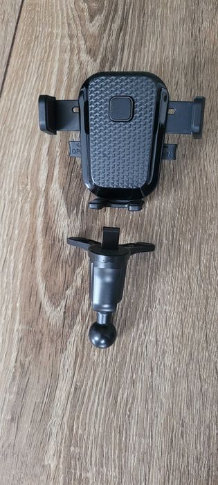 Держатель телефона в машине