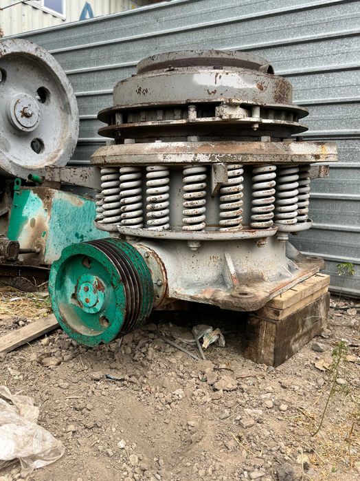 Продам конусную дробилку КМД/КСД-600 (б/у).