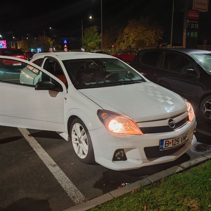 Opel Astra H gtc 2008