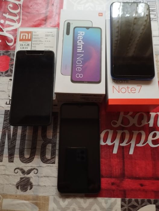 Телефоны Андроид разные