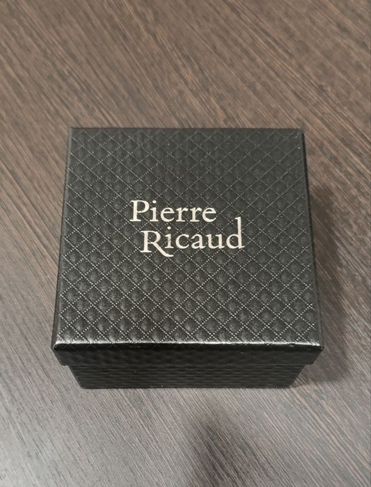 Часы кварцевые Pierre Ricaud