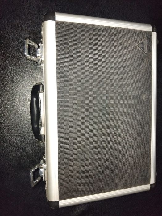 Продается Студийный Конденсаторный Микрофон Behringer B2 Pro