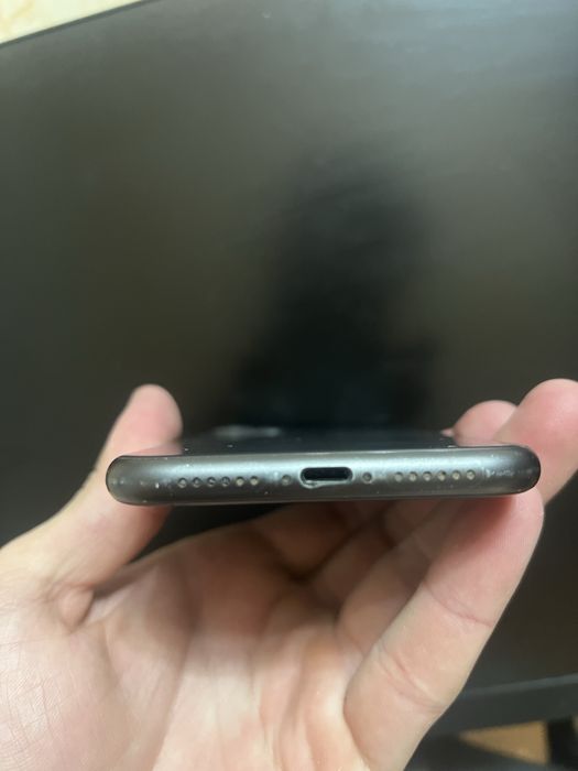 Продам айфон 11