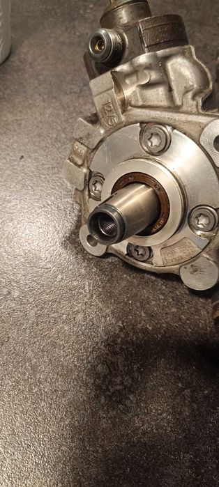 Pompă injecție+rampă injectoare BMW n47  F10 F11 E90 E91 2.0 184cp