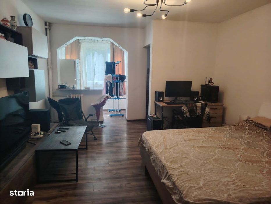 Garsoniera de vanzare, 31 mp, aer conditionat, etaj 1, zona Brazda lui