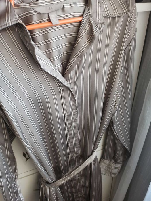 Rochie H&M tip cămașă midi mărime M