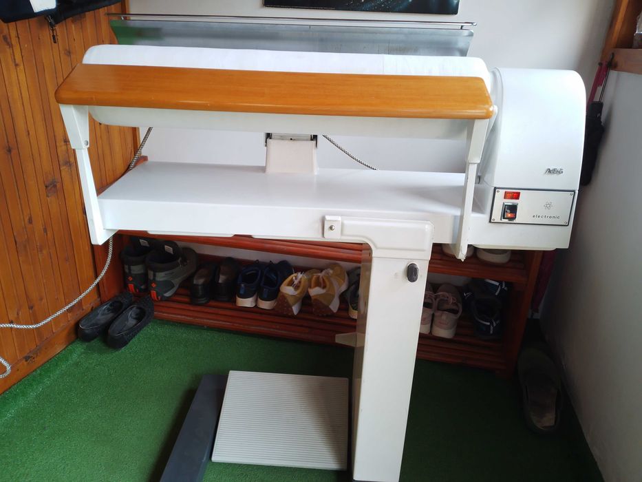 Гладачна машина каландър AEG 65см.
